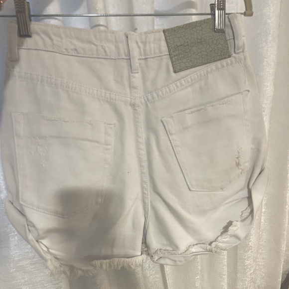 One teaspoon white high waisted shorts worn once - Picture 4 of 4
